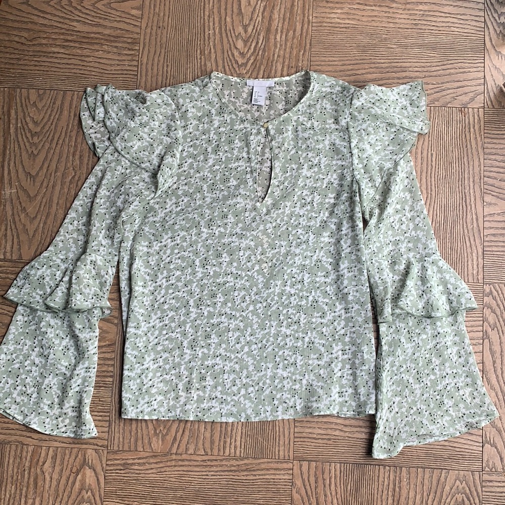 NWOT Green Multi Long Sleeve Ruffled Blouse